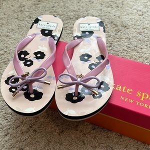 Late spade flip flops size 6